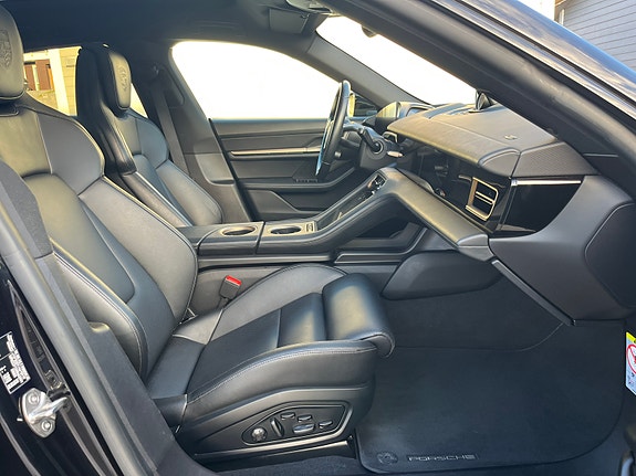 Porsche Taycan 4 22 of 30