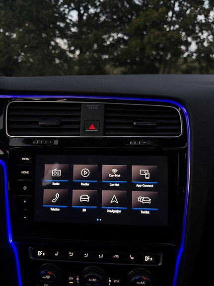 Volkswagen Golf VII 15 of 21