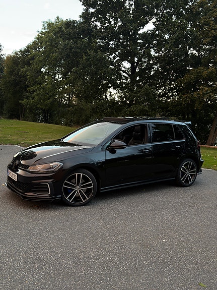 Volkswagen Golf VII 2 of 21