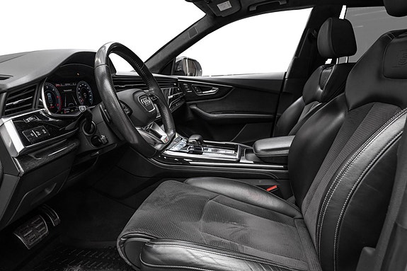Audi Q8 14 of 30