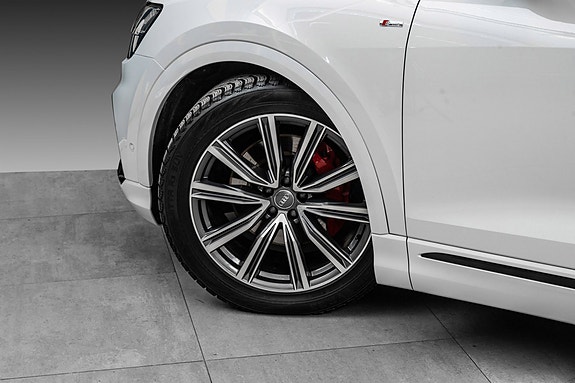 Audi Q8 13 of 30