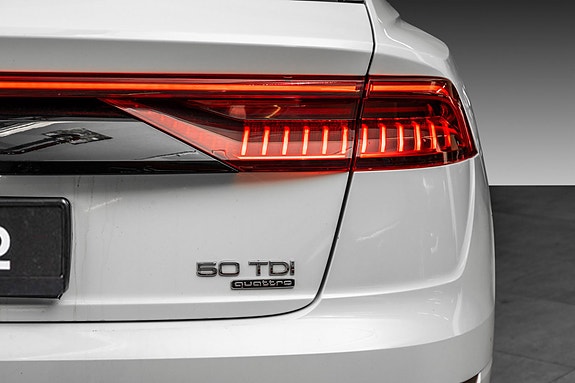 Audi Q8 10 of 30