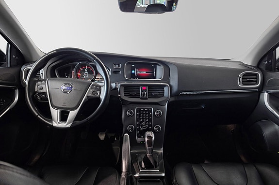 Volvo V40 Cross Country 10 of 28