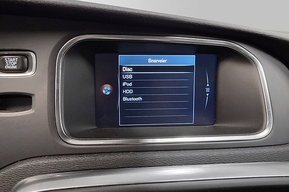 Volvo V40 Cross Country 23 of 28