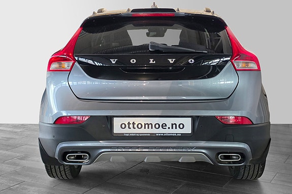 Volvo V40 Cross Country 7 of 28
