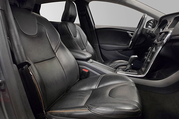 Volvo V40 Cross Country 16 of 28