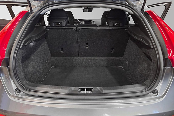 Volvo V40 Cross Country 8 of 28