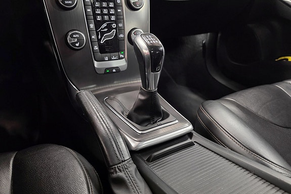 Volvo V40 Cross Country 21 of 28