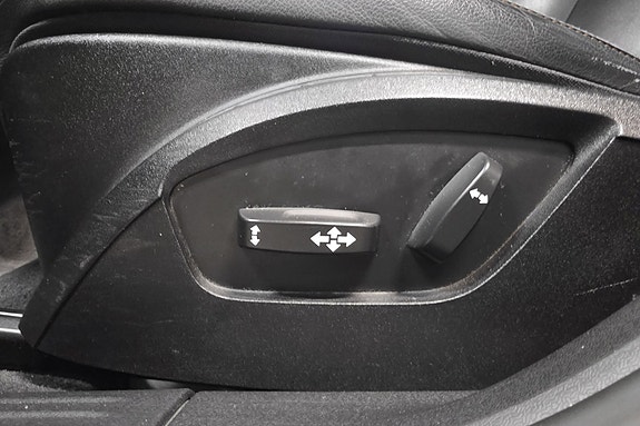 Volvo V40 Cross Country 19 of 28