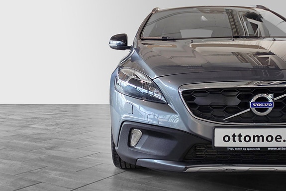 Volvo V40 Cross Country 3 of 28