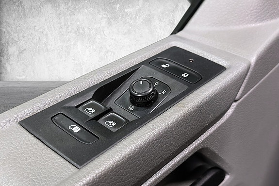 Volkswagen Transporter 16 of 30