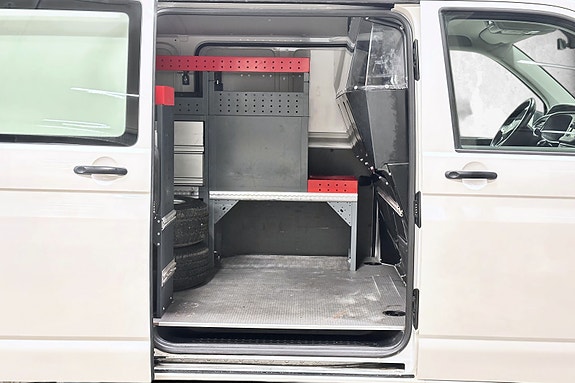 Volkswagen Transporter 10 of 30