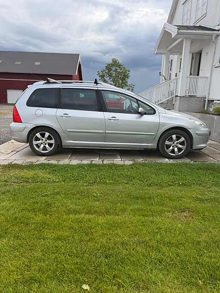 Peugeot 307 SW 4 of 13