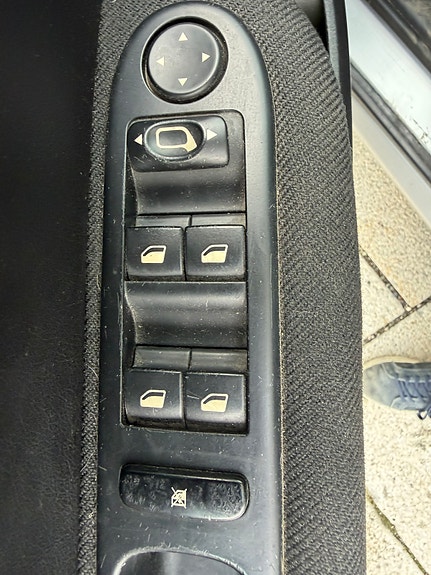 Peugeot 307 SW 9 of 13