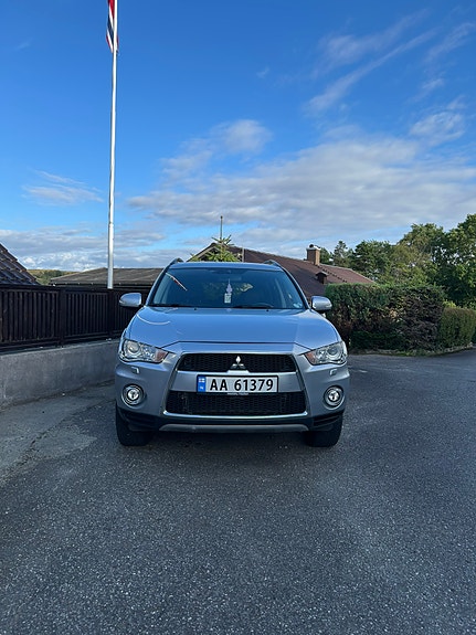 Mitsubishi Outlander 2 of 30