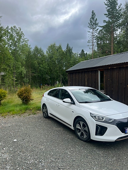 Hyundai IONIQ 3 of 11