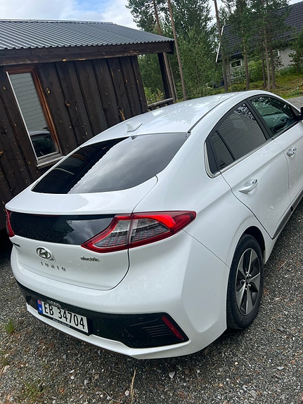 Hyundai IONIQ 2 of 11