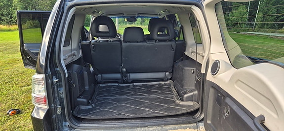 Mitsubishi Pajero 19 of 24