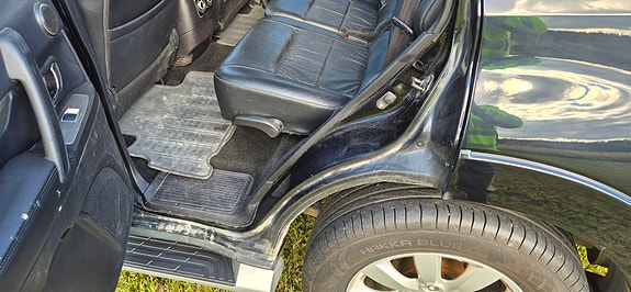 Mitsubishi Pajero 13 of 24