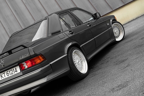Mercedes-Benz 190 E 3 of 14