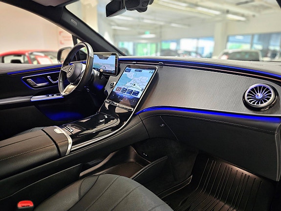 Mercedes-Benz EQE SUV 15 of 30