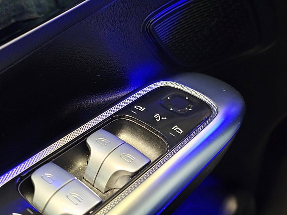 Mercedes-Benz EQE SUV 18 of 30