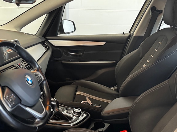 BMW 225xe 18 of 30