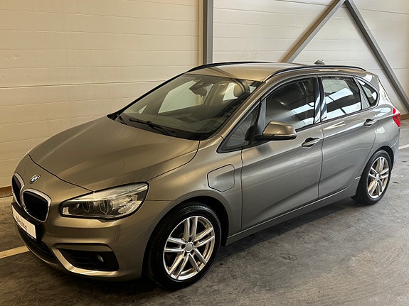BMW 225xe 4 of 30