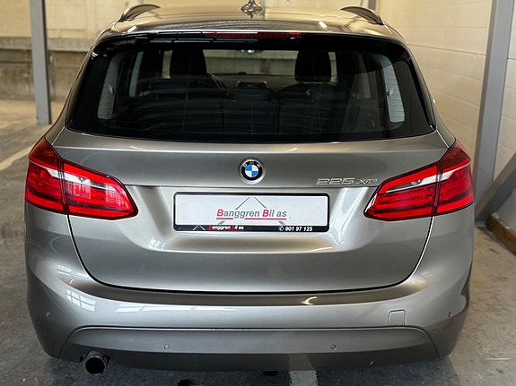 BMW 225xe 11 of 30
