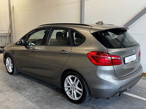 BMW 225xe 9 of 30