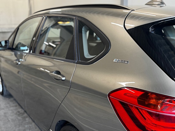 BMW 225xe 10 of 30