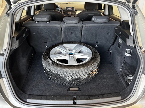 BMW 225xe 27 of 30