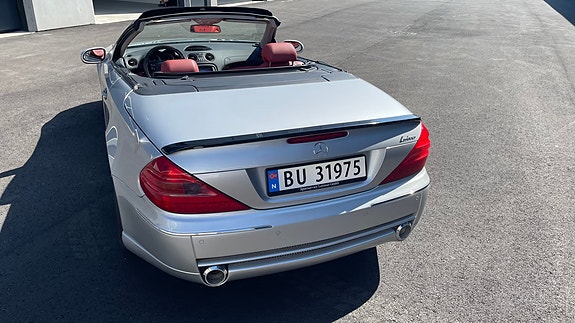 Mercedes-Benz SL500 9 of 30