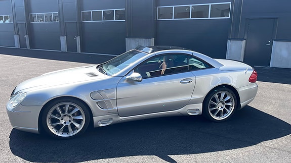 Mercedes-Benz SL500 17 of 30