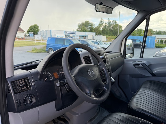 Mercedes-Benz Sprinter 311 16 of 24