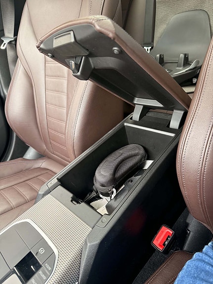 BMW 330i 17 of 23