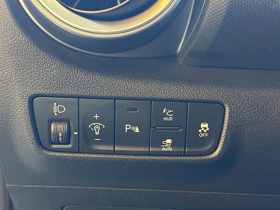 Hyundai Kona 17 of 27