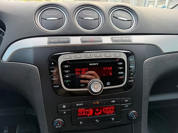 Ford S-MAX 19 of 21
