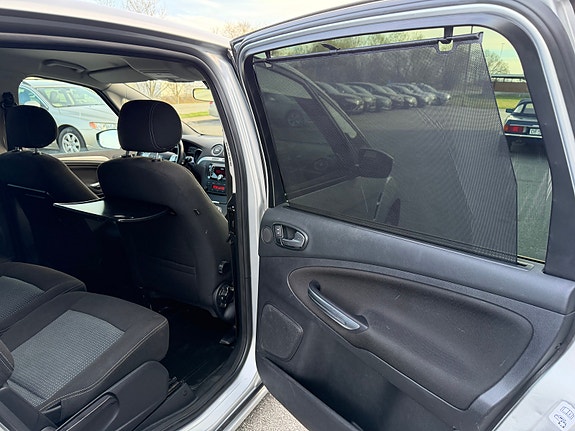 Ford S-MAX 17 of 21