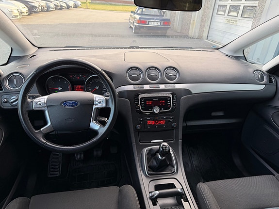 Ford S-MAX 11 of 21