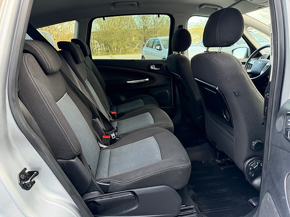 Ford S-MAX 16 of 21