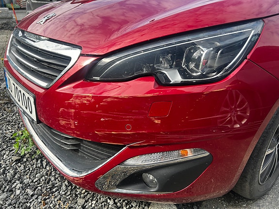 Peugeot 308 2 of 17