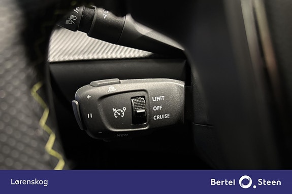 Peugeot e-2008 16 of 26