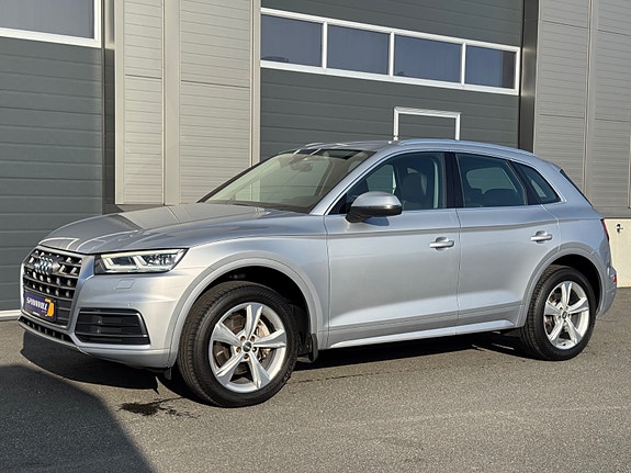 Audi Q5 2 of 30