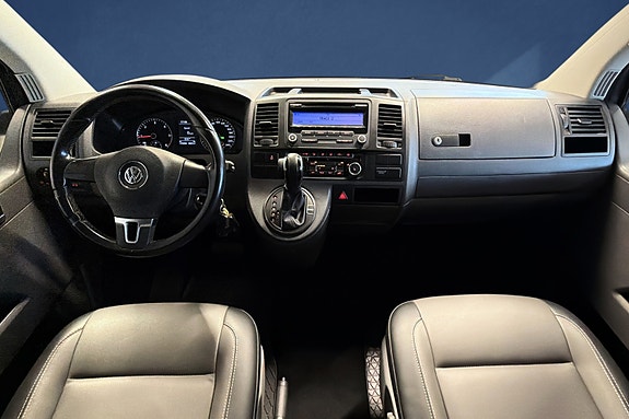 Volkswagen Caravelle 17 of 20