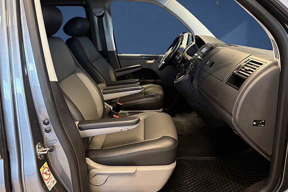 Volkswagen Caravelle 12 of 20