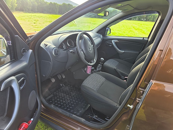 Dacia Duster 12 of 19