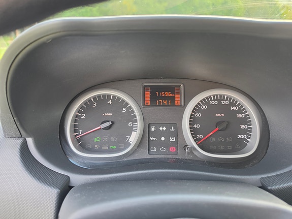 Dacia Duster 13 of 19