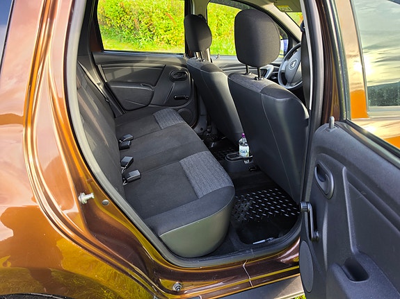 Dacia Duster 10 of 19