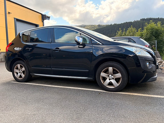 Peugeot 3008 2 of 11